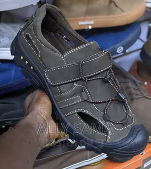 Open Shoes New Brand (G.TEN)
