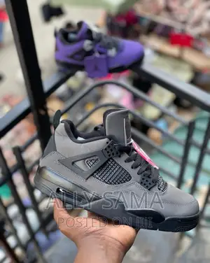 Mens Sneakers Jordan4