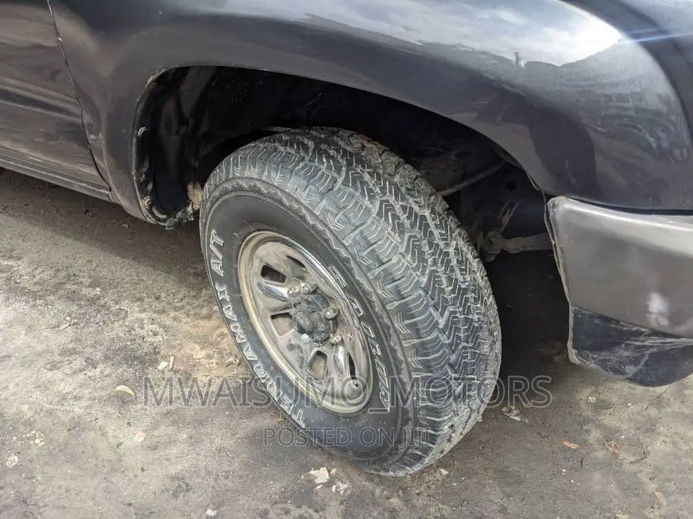 Toyota Hilux 1999 Gray