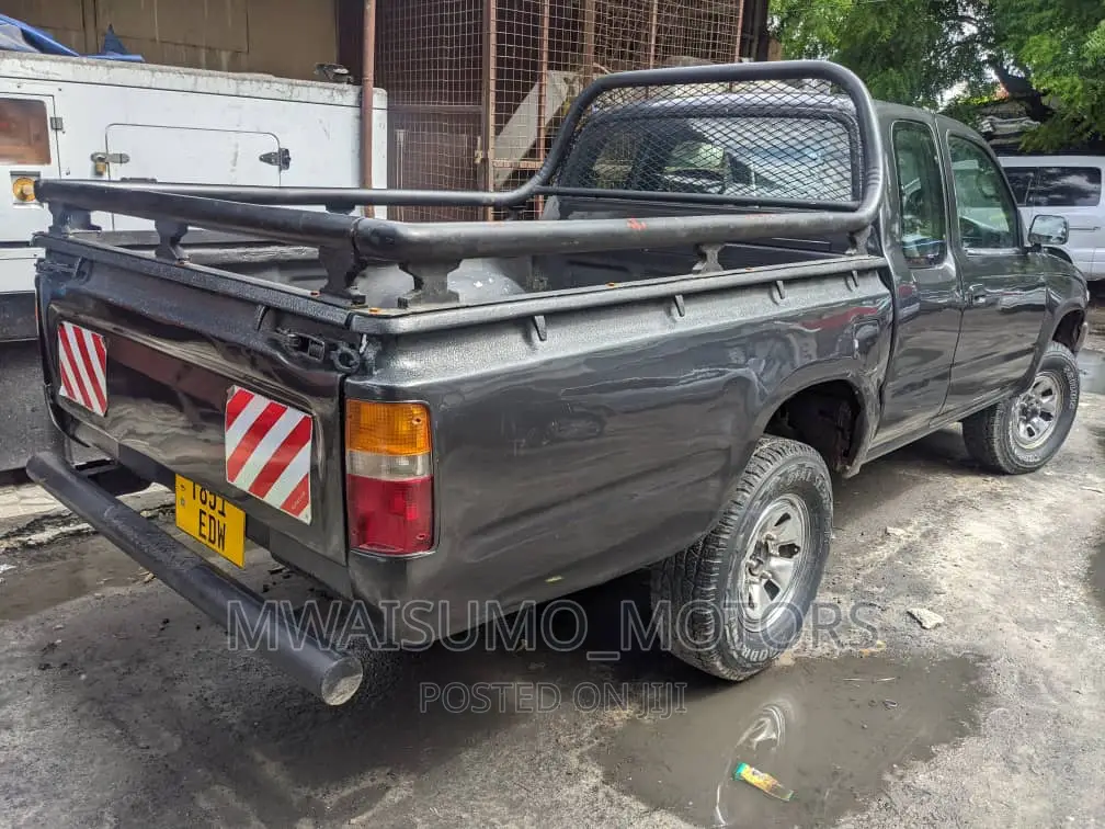 Toyota Hilux 1999 Gray