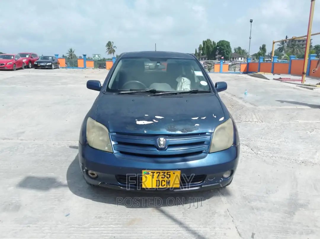 Toyota IST 2024 Blue