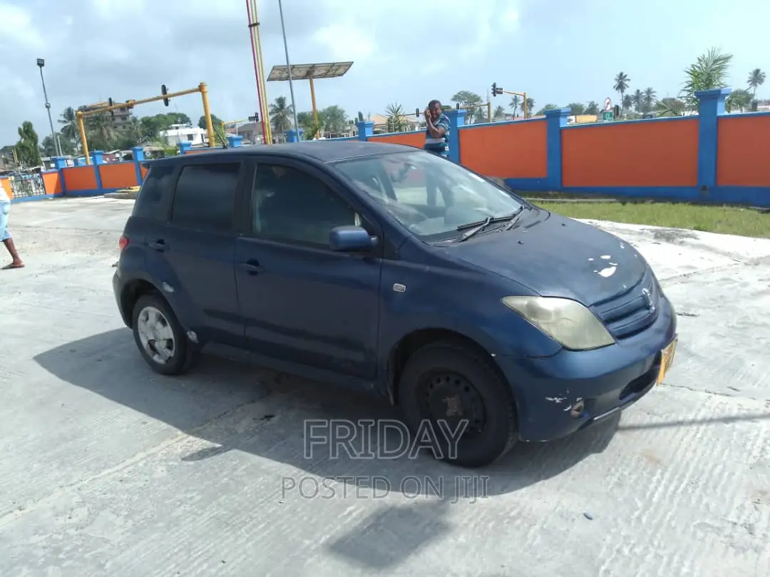 Toyota IST 2024 Blue