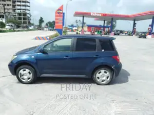 Toyota IST 2024 Blue