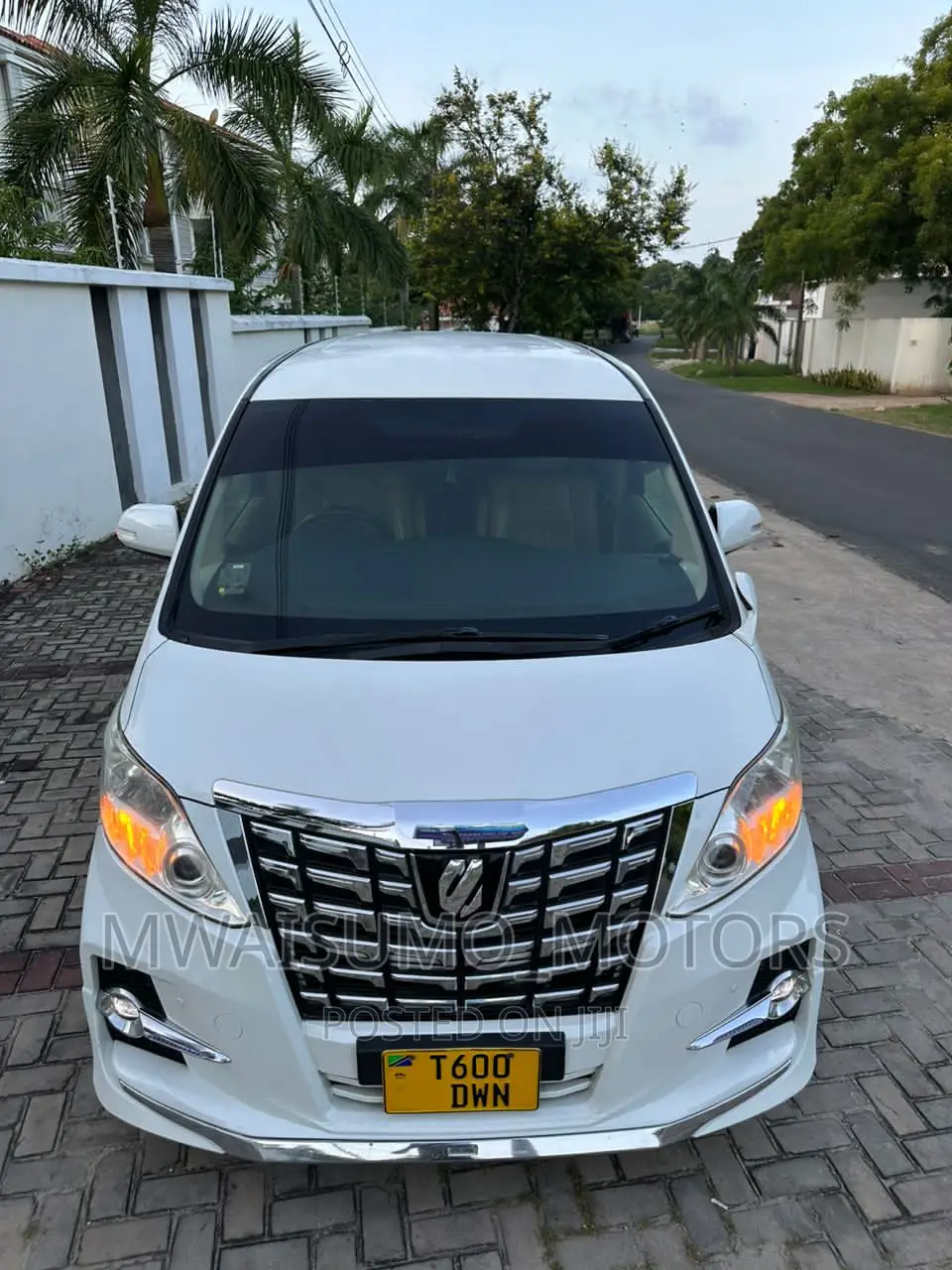 Toyota Alphard 2010 White