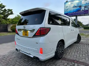 Toyota Alphard 2010 White