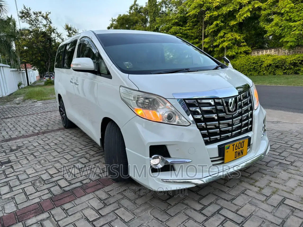 Toyota Alphard 2010 White