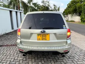 Subaru Forester 2010 Gold