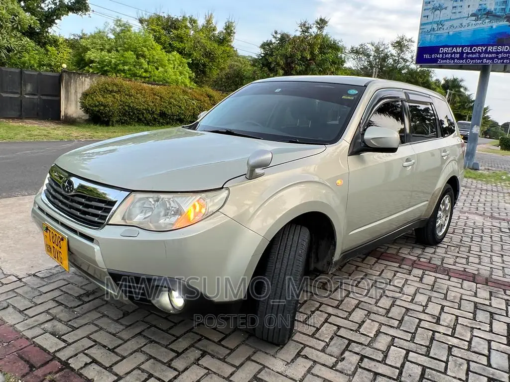 Subaru Forester 2010 Gold