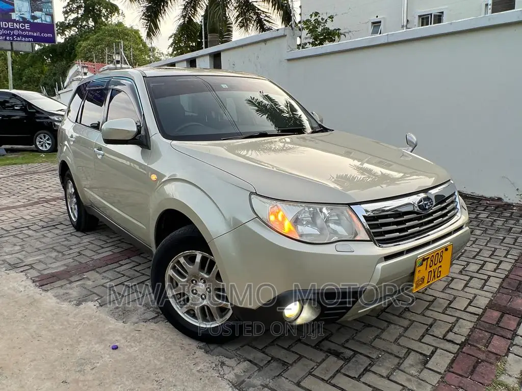 Subaru Forester 2010 Gold