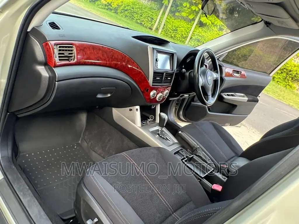 Subaru Forester 2010 Gold