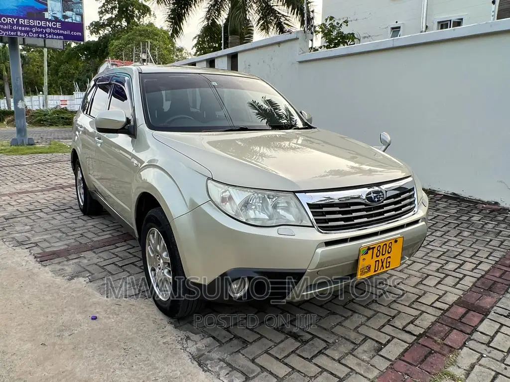Subaru Forester 2010 Gold
