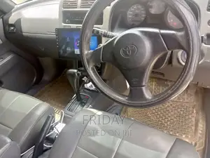 Toyota RAV4 Automatic 2002 White