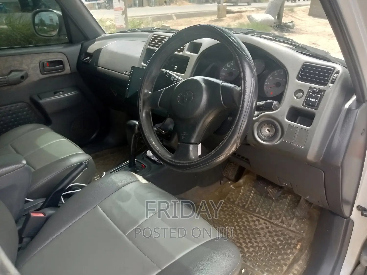 Toyota RAV4 Automatic 2002 White