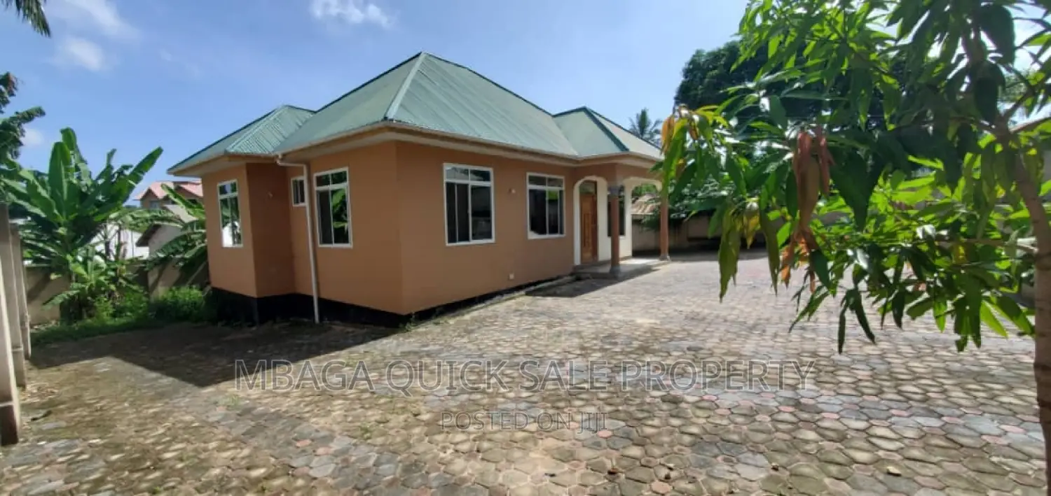 3bdrm Bungalow in Salasala Kinzudi, Mbezi Beach for rent