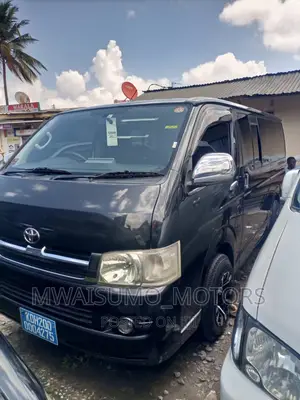 Toyota HiAce 2004 Black