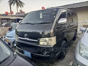 Toyota HiAce 2004 Black