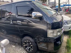 Toyota HiAce 2004 Black