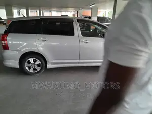 Toyota Wish 2006 Silver