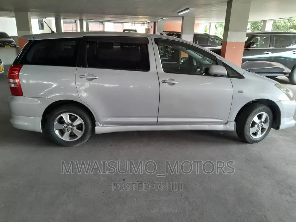 Toyota Wish 2006 Silver