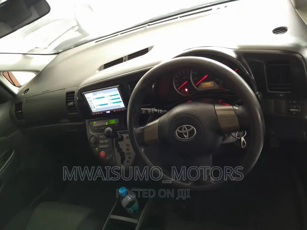 Toyota Wish 2006 Silver