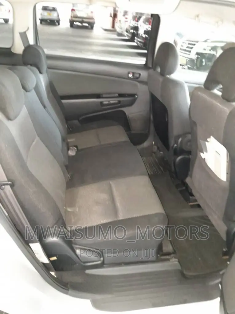 Toyota Wish 2006 Silver