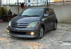 Toyota IST 2005 Gray