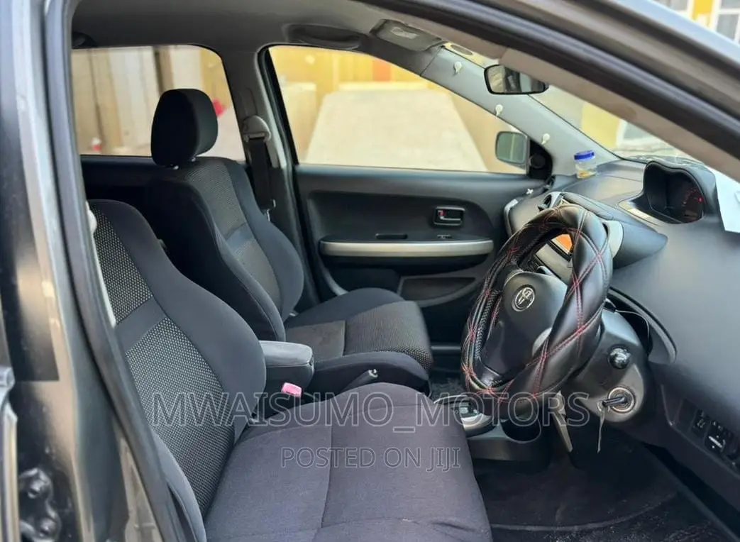 Toyota IST 2005 Gray