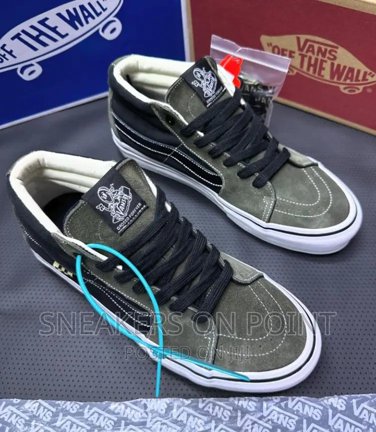 Brand New Old School Vans Off the Wall