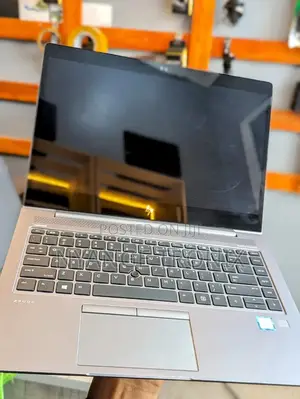 New Laptop HP ZBook 15u G5 16GB Intel Core I7 SSD 256GB
