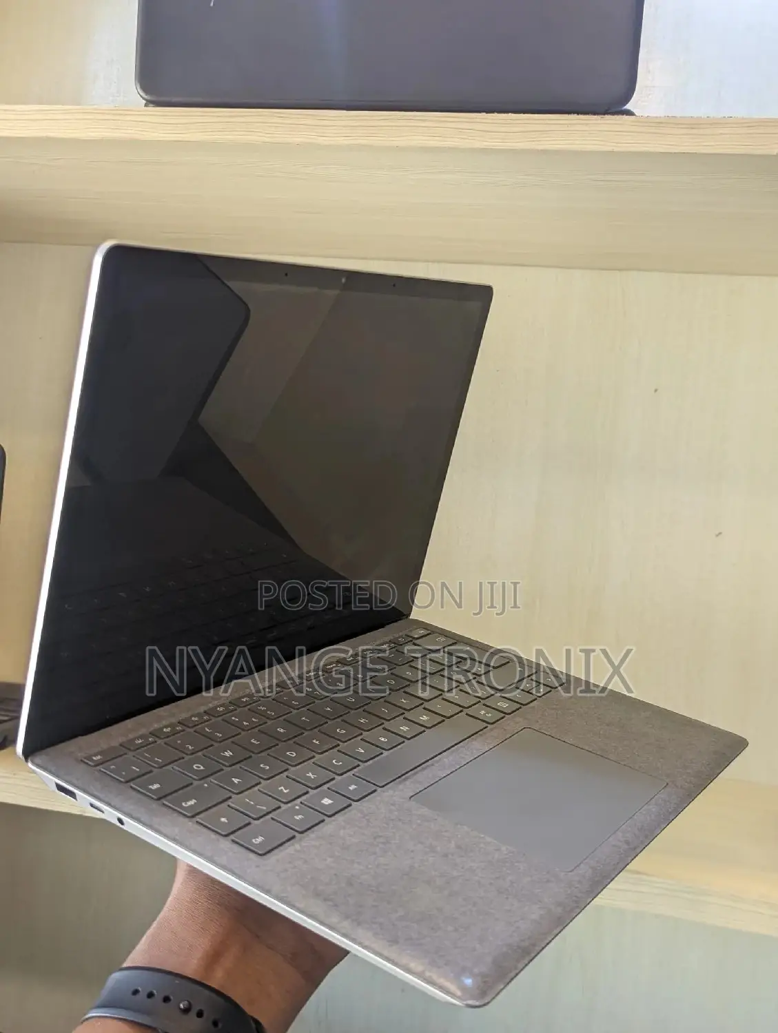 New Laptop HP 15-Dy1031wm 8GB Intel Core I5 SSD 256GB