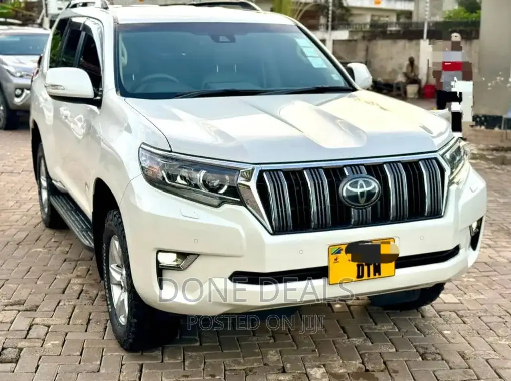 Toyota Land Cruiser Prado 2018 White