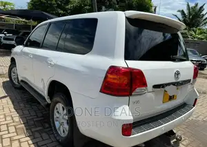 Toyota Land Cruiser 2014 White