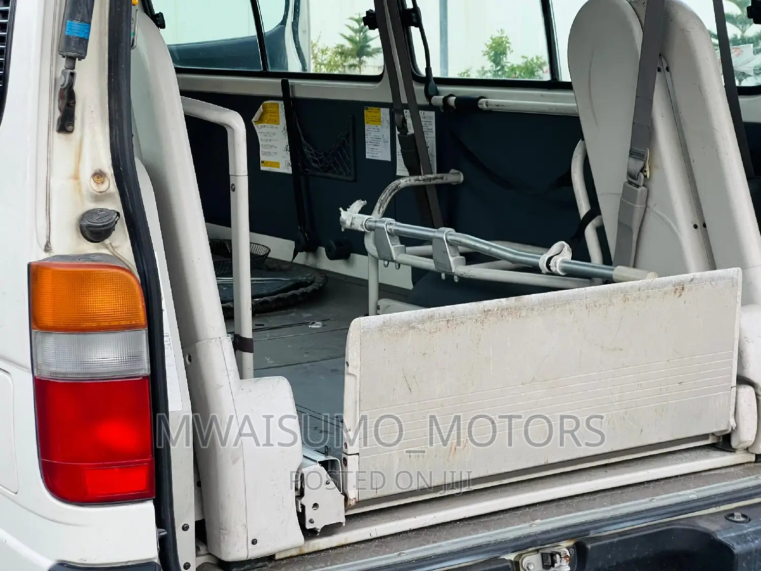 Toyota HiAce 1999 White