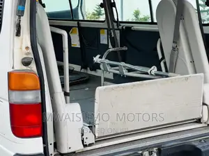 Toyota HiAce 1999 White