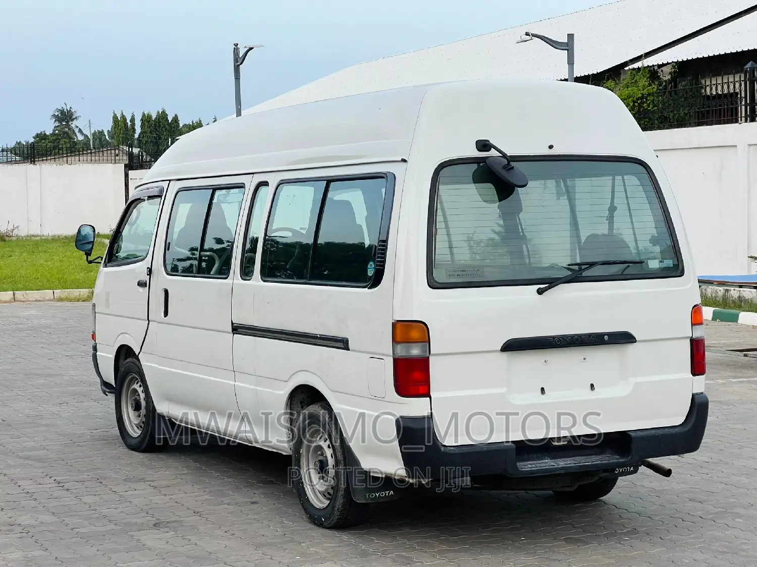 Toyota HiAce 1999 White