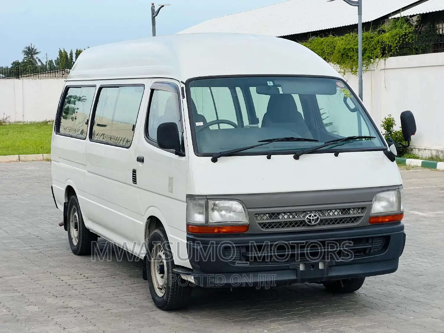 Toyota HiAce 1999 White