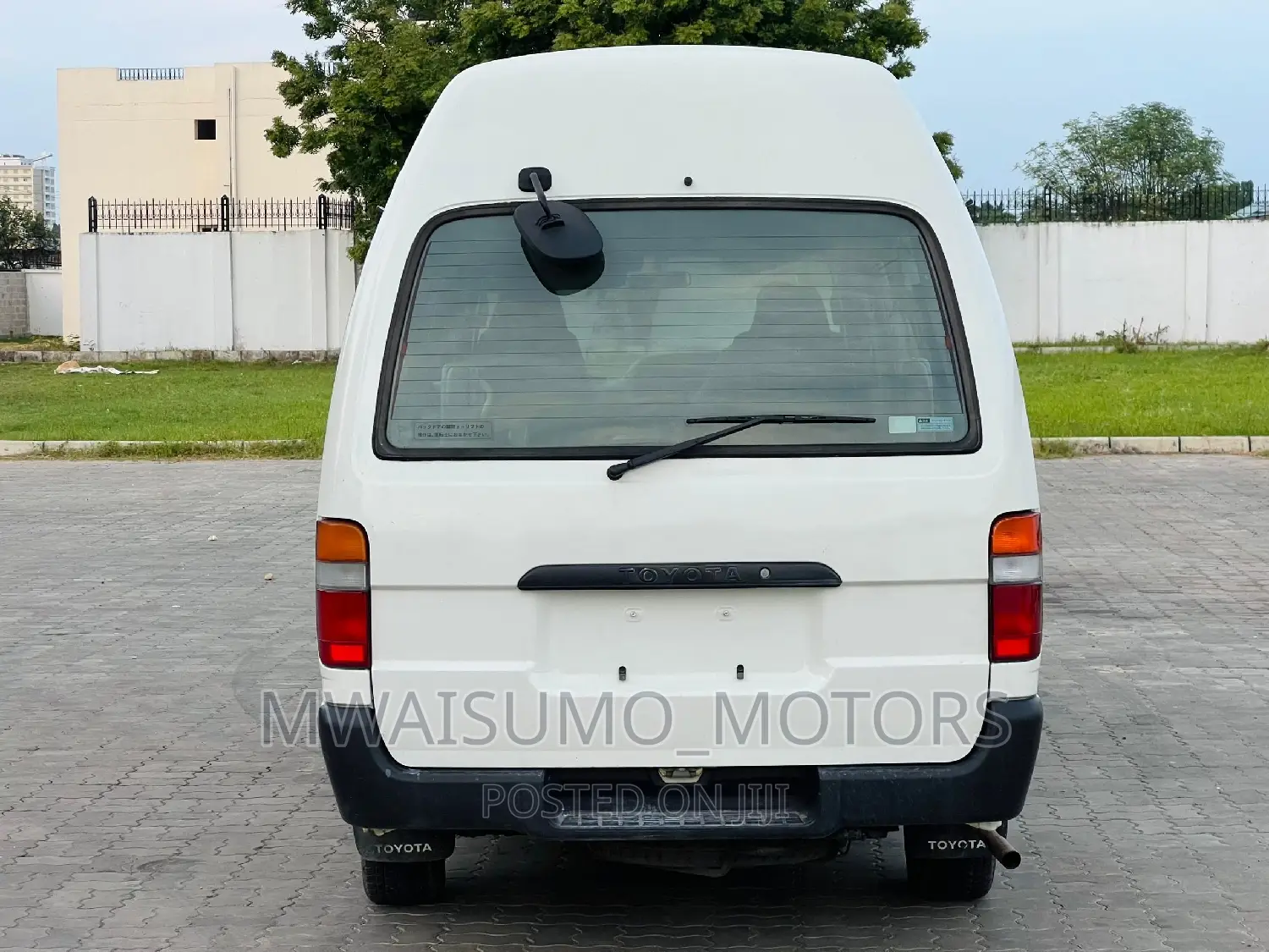 Toyota HiAce 1999 White
