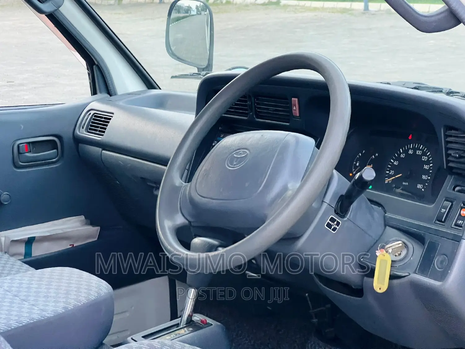 Toyota HiAce 1999 White