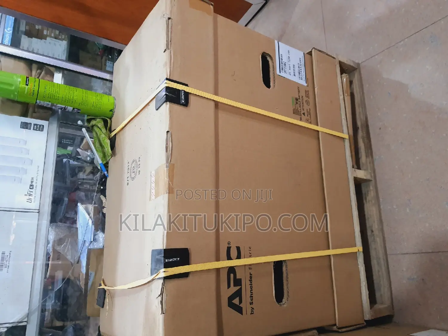 APC Smart UPS 2200W