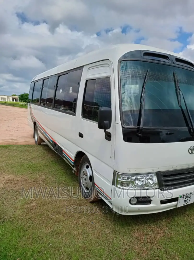 Toyota Coaster 2000 White