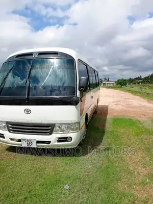 Toyota Coaster 2000 White