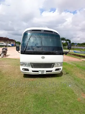 Toyota Coaster 2000 White