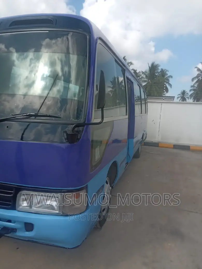 Toyota Coaster 1999 Blue