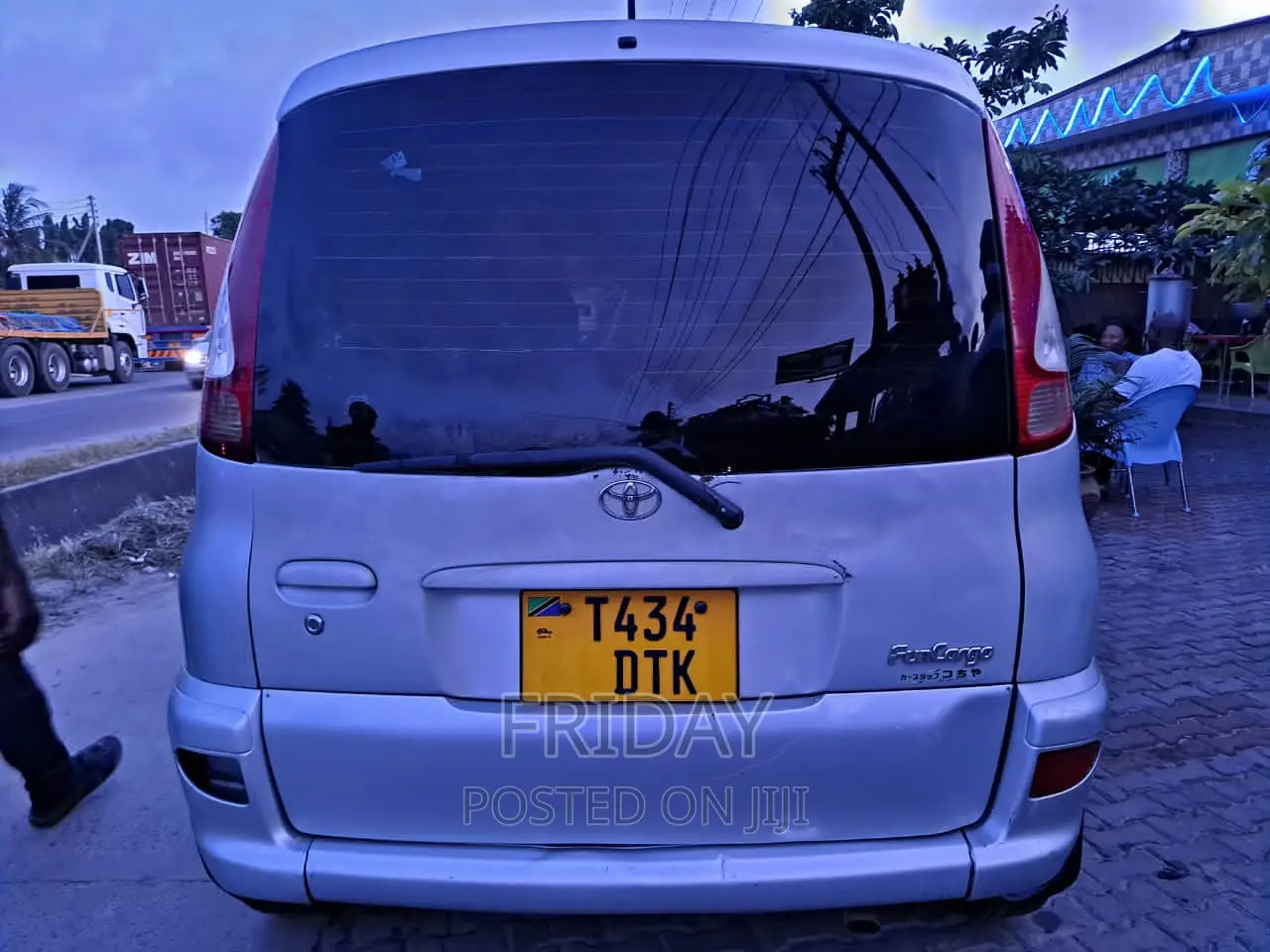 Toyota Fun Cargo 2004 Silver