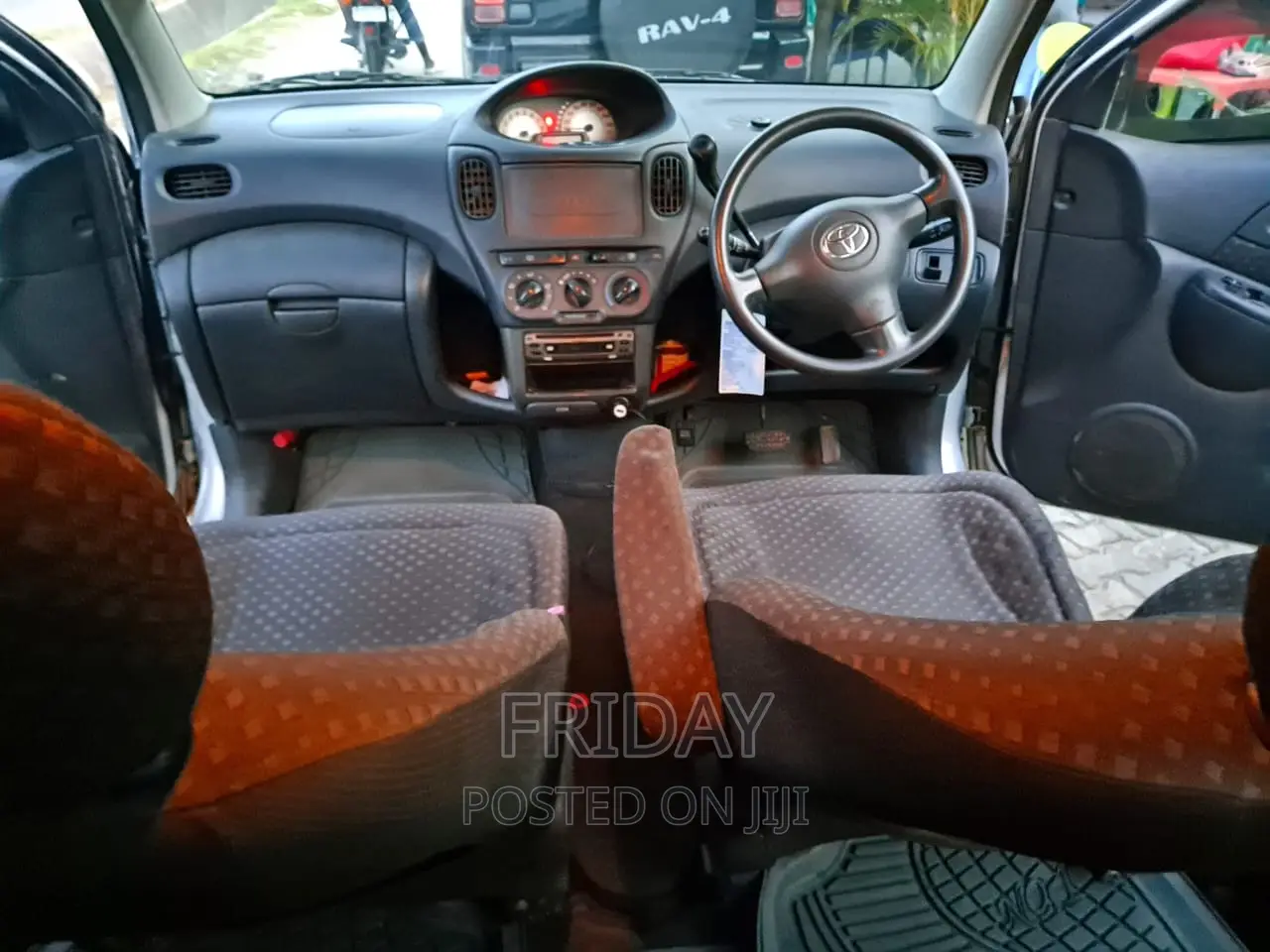 Toyota Fun Cargo 2004 Silver