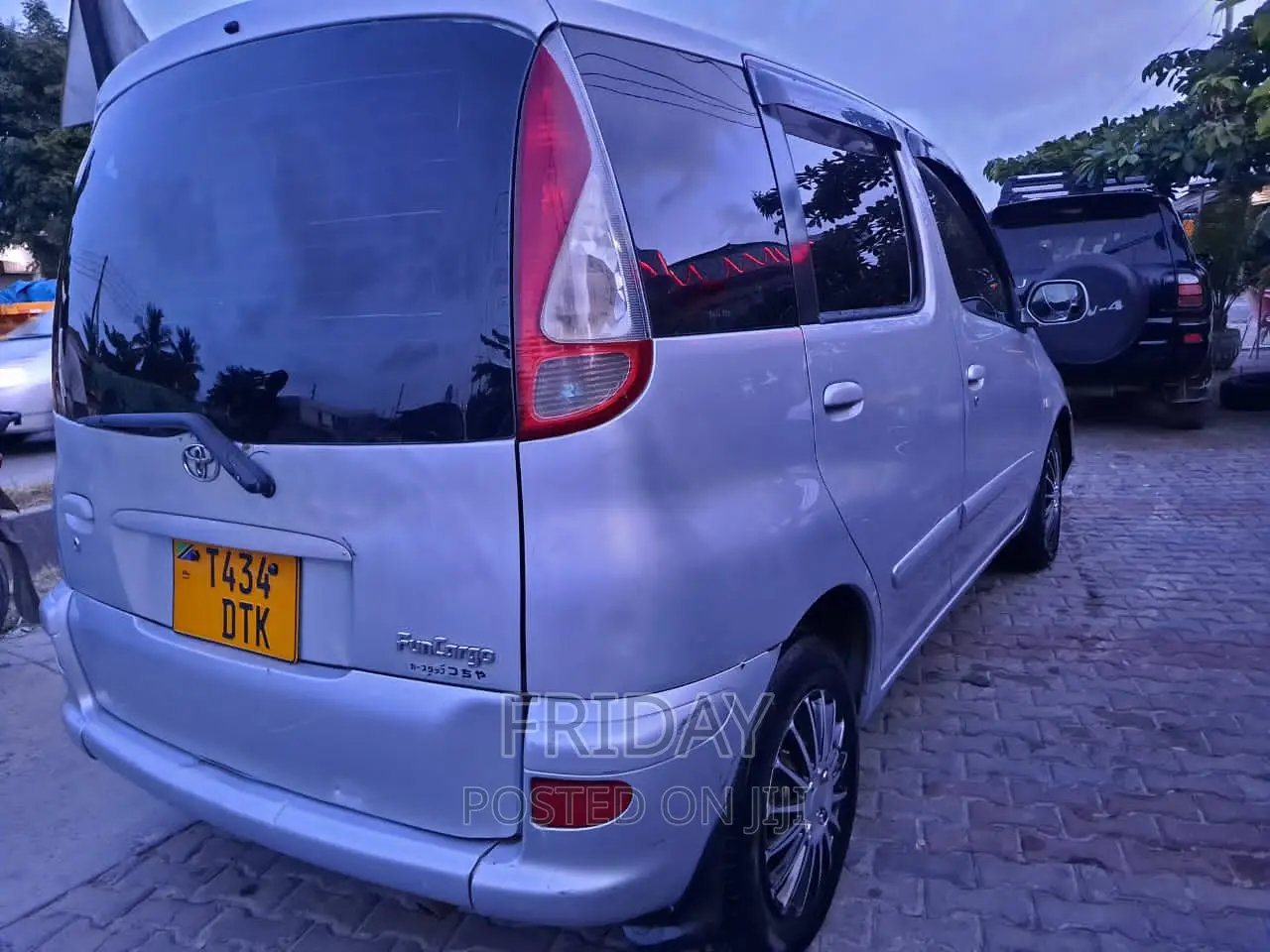 Toyota Fun Cargo 2004 Silver