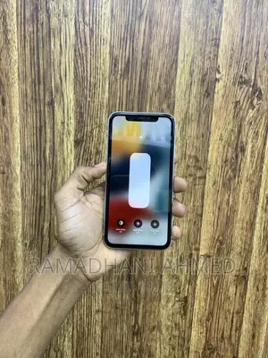Apple iPhone 11 64 GB White