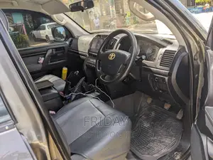 Toyota Land Cruiser 2010 Gray