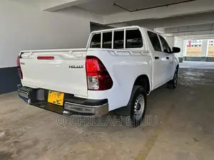 Toyota Hilux 2018 White