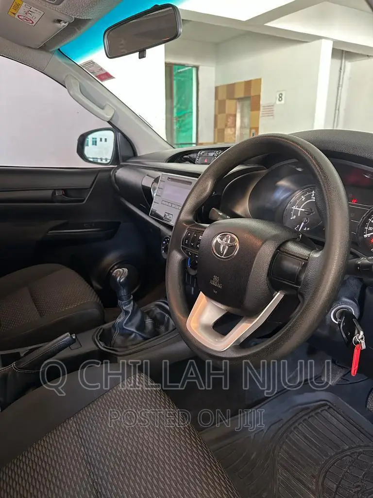 Toyota Hilux 2018 White
